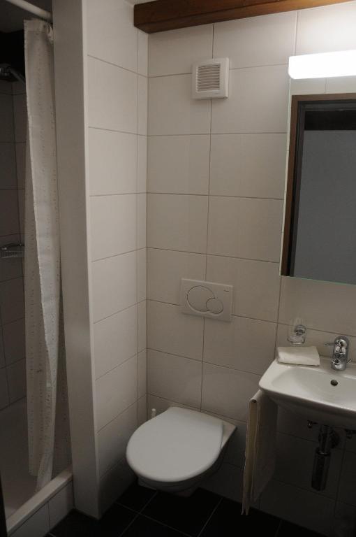 Hotel Adler Garni Bauma Стая снимка