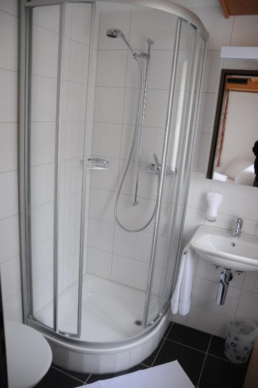 Hotel Adler Garni Bauma Стая снимка